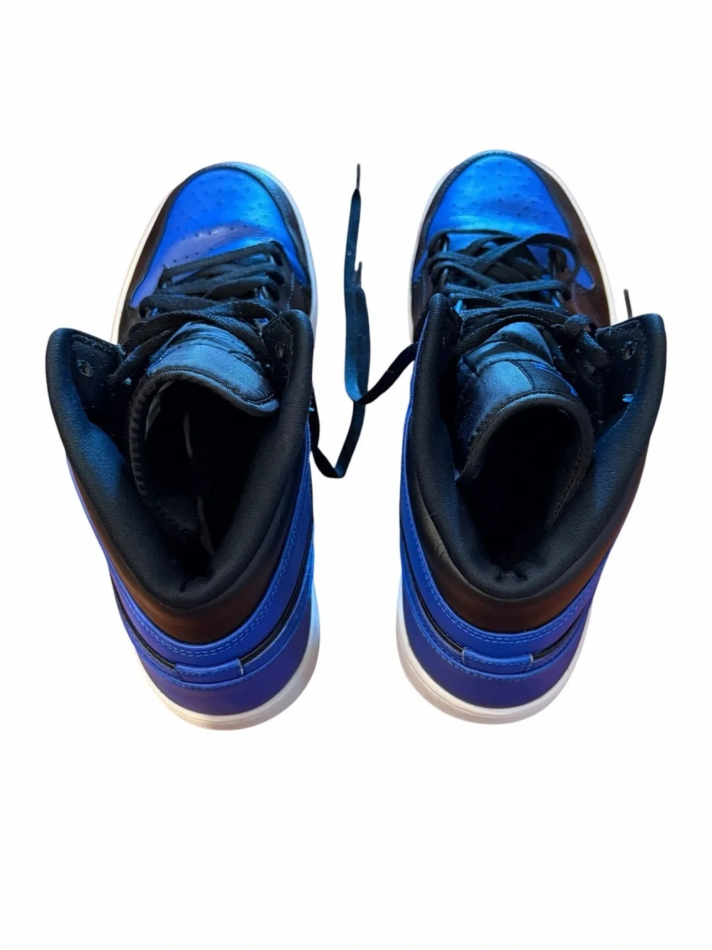 Classic Air Jordan 1 Mid Hyper Royal men’s sneakers